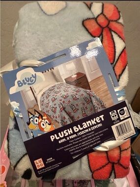 Bluey Plush Blanket - Blue with Red